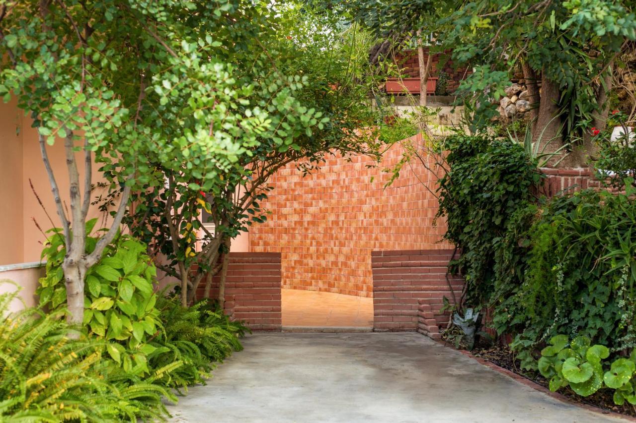 Aphrodite Studios & Apartment Bali  Экстерьер фото
